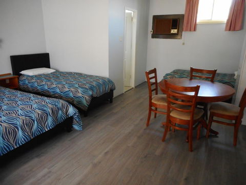 Acacia Rose Motor Inn - Tourism Guide 1