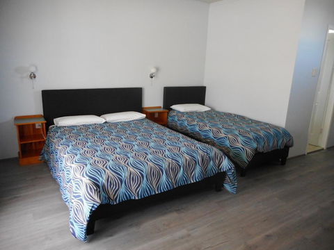 Acacia Rose Motor Inn - Tourism Guide 2