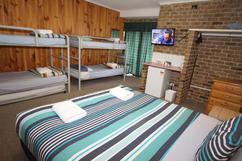 Acacia Snowy Motel - Tourism Guide 3