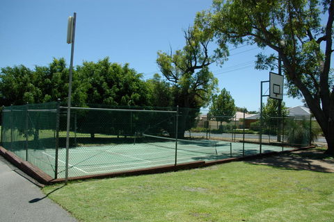 Acclaim Kingsway Tourist Park - Travel Search 3