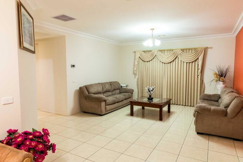 Accommodation At Melbourne - Tourism Guide 1