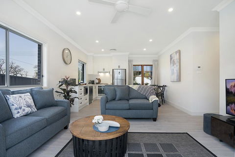 Accommodation Hunter - Adams Street Maitland - Tourism Guide 3