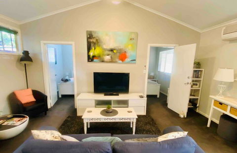 Adelaide Hills Escape - Travel Search 3