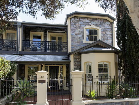Adelaide Mackinnon - Tourism Guide 1