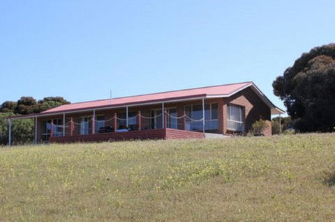 Ebb N Flow Beach House - Stansbury - Cruises Travel 0