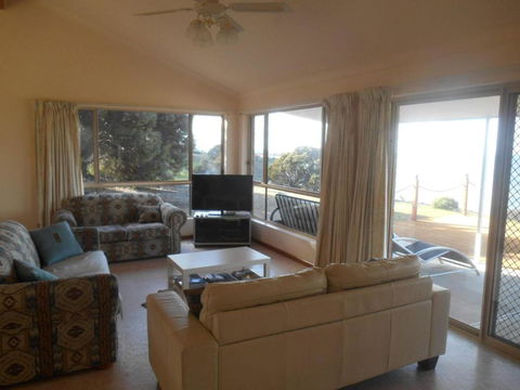 Ebb N Flow Beach House - Stansbury - Cruises Travel 3