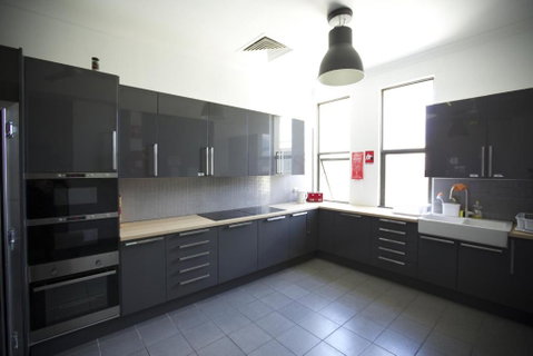 EBS Sydney Hostel - Tourism Guide 4