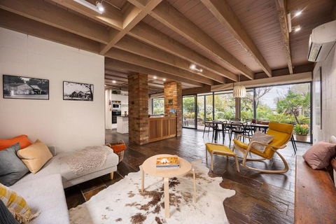 Echo Beach In Somers - Travel Agents 2