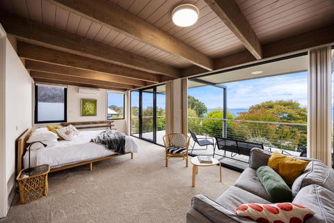 Echo Beach In Somers - Travel Agents 4
