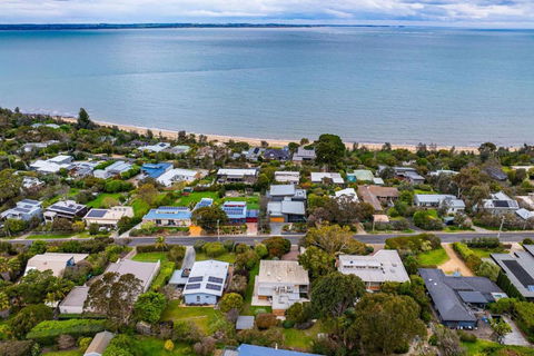 Echo Beach In Somers - Travel Agents 3