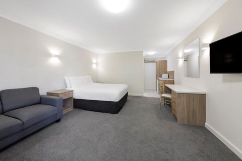 Elizabethan Lodge - Travel Search 2
