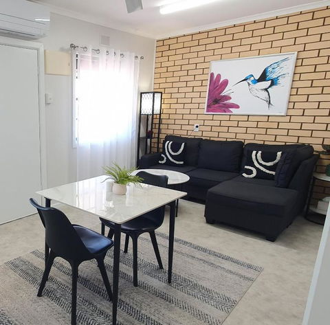 Elliston Apartments - Travel Agents 4