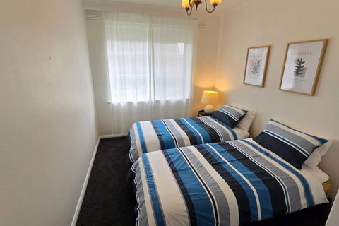 Elsternwick Easy Living - 2 Bedroom Sleeping 4 - Travel Agents 3