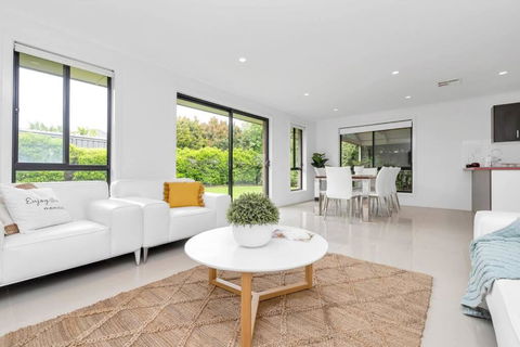 Entire Home In Mount Barker - Travel Search 1
