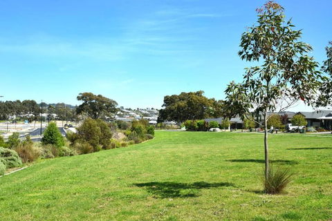 Entire Home In Mount Barker - Travel Search 2