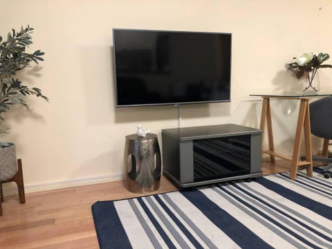 Escape To Strathfield For 8 Guests - Tourism Guide 3