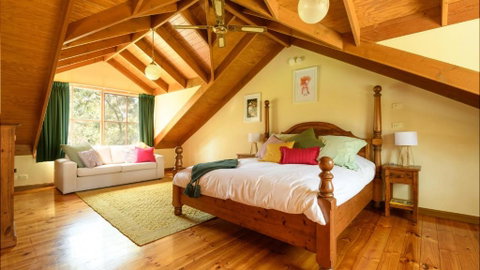 Ethel - Drummond Park Cottages - Tourism Guide 1