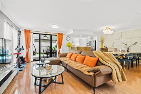 Equitice Autumn Moonlight Villa - Tourism Guide 0