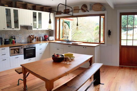 Explore Derby From Gorgeous Home With Outdoor Bath - Travel Search 0