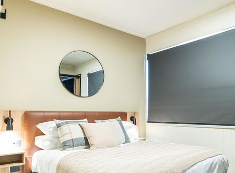 Eyre Hotel - Travel Search 0