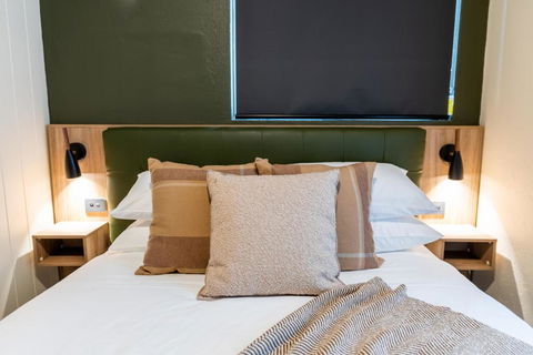 Eyre Hotel - Travel Search 1