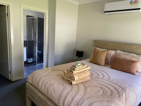 Falls Cottage Whitfield - Travel Agents 1