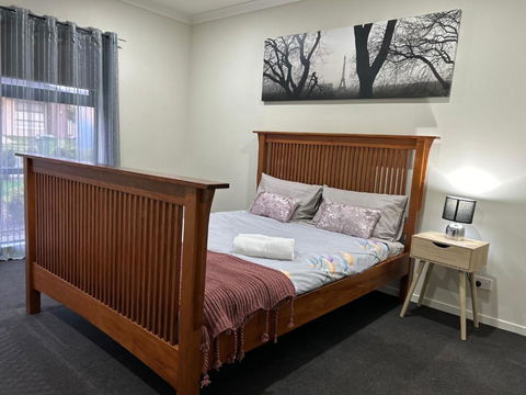 Family Friendly House - Travel Agents 1