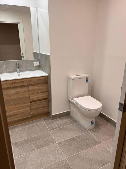 Family Home- Close To Knox City & Dandenong Ranges - Travel Search 2