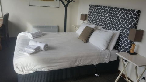 Fish Creek Hotel - Travel Search 4