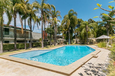 Flag Motor Lodge - Tourism Guide 0