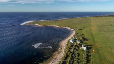 Flinders Island Eco Escape - Travel Agents 0