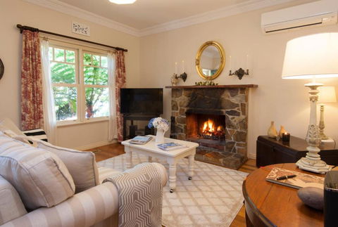 Fern Falls Cottages - Garden Cottage - Travel Search 3
