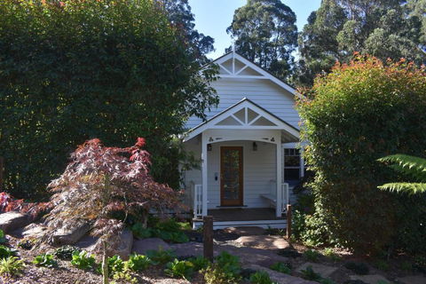 Fern Falls Cottages - Garden Cottage - Travel Search 0