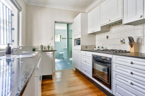 Gorgeous 2 Bedroom House Ultimo 2 E-Bikes Included - Cruises Travel 4