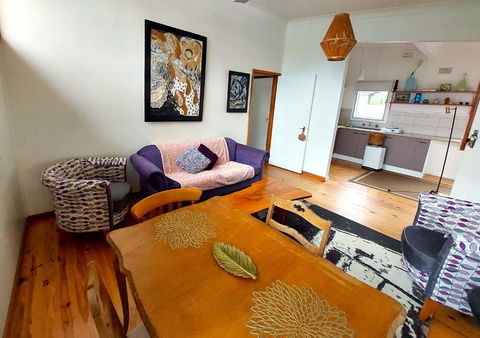 Front Apartment At The Cottage- 2 Bedrooms - Geneva In Kyogle - Travel Search 2
