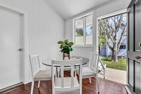 Gabba Central 2 Separate Homes 1 Block 6 Bdrms - Travel Search 4