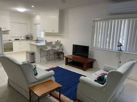 Georgina Townhouse - Cruises Travel 1