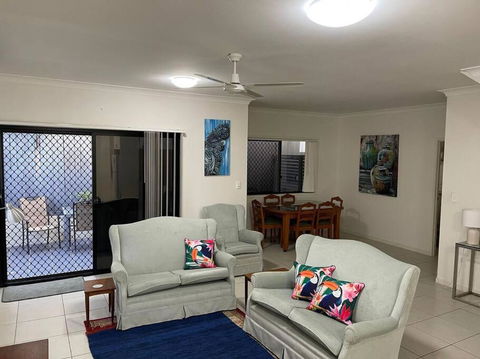 Georgina Townhouse - Cruises Travel 4