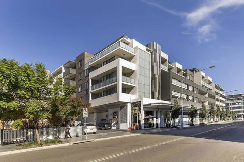 GLAD1 - Monash Rd - Gladesville - Travel Search 0