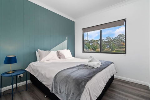 Glenowrie Cottage - 1 King 2 Singles Near Cadia - Travel Search 0