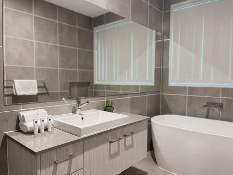 Gold Coast Oasis Villa At Coomera - Tourism Guide 4