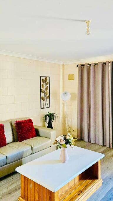 Golden Patch Retreat, Kalgoorlie - Travel Search 0