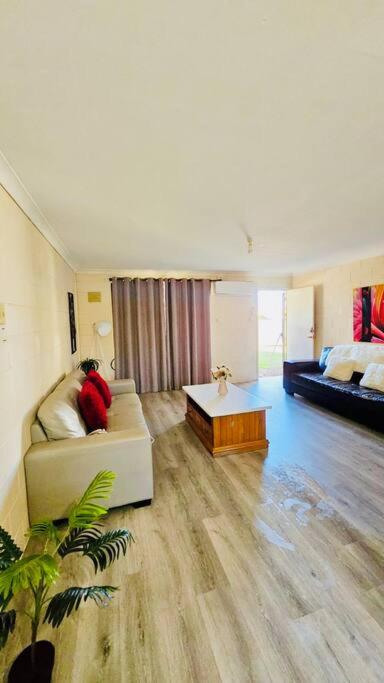 Golden Patch Retreat, Kalgoorlie - Travel Search 1