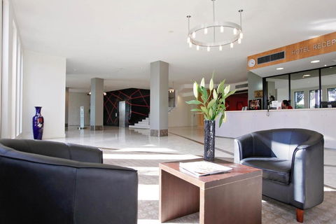 Golden Pebble Hotel - Travel Agents 4