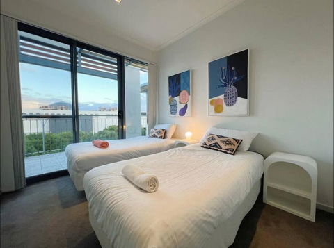 GW24-1 BATH 2 BR At The Glen With FREE Parking And Balcony - Travel Search 1