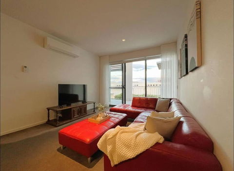 GW24-1 BATH 2 BR At The Glen With FREE Parking And Balcony - Travel Search 3