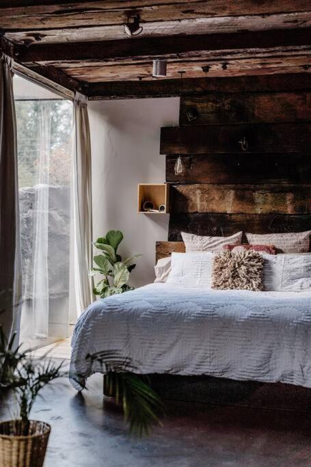 Grand Designs Eco Bush Retreat - Travel Agents 1