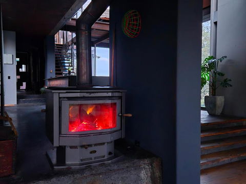 Grand Designs Eco Bush Retreat - Travel Agents 2