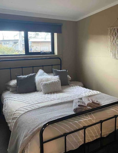 Great Lakes Wilderness Three Bedroom Home - Tourism Guide 2