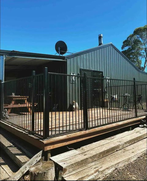 Great Lakes Wilderness Three Bedroom Home - Tourism Guide 3